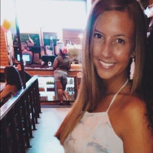 Meet your Posher, Ava